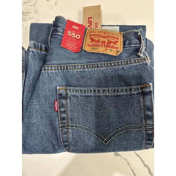 NWT Levi's 505 Men's Jeans 32x30 Regular Fit Straight Leg Stretch - Picture 2 of 4